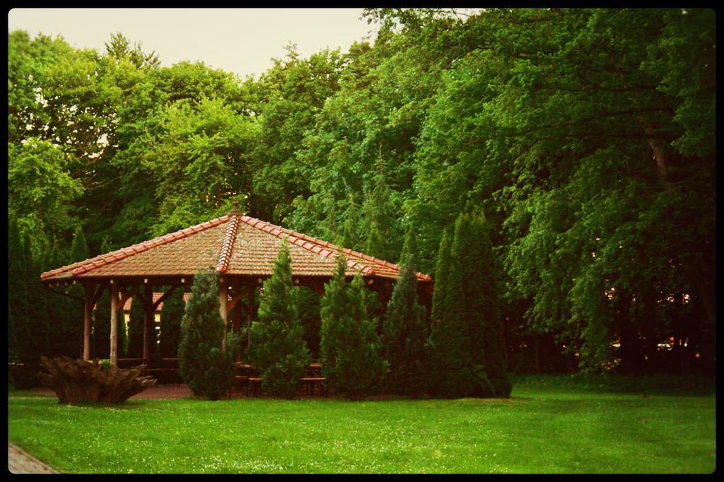 Dworek Osiecki Osieki  Exterior photo